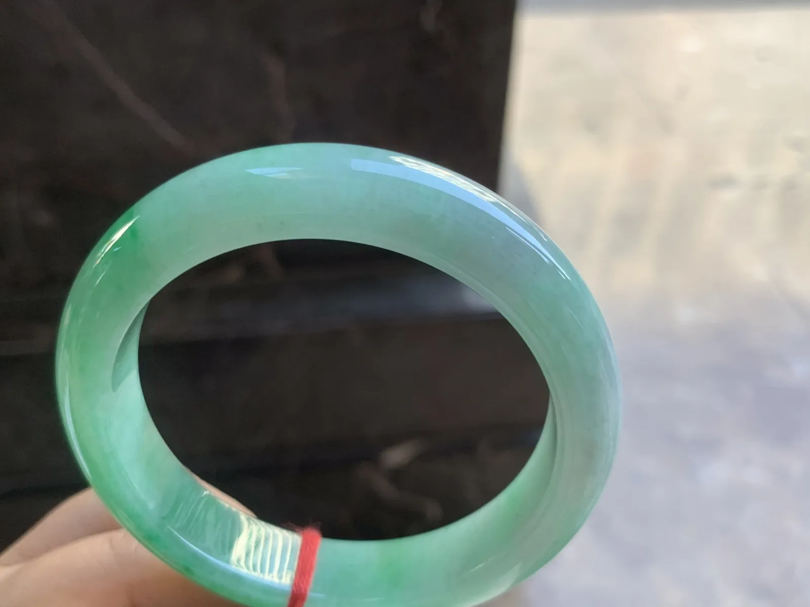 59-13.2-9mm
带色手镯 底子细腻 颜色漂亮 大圈口