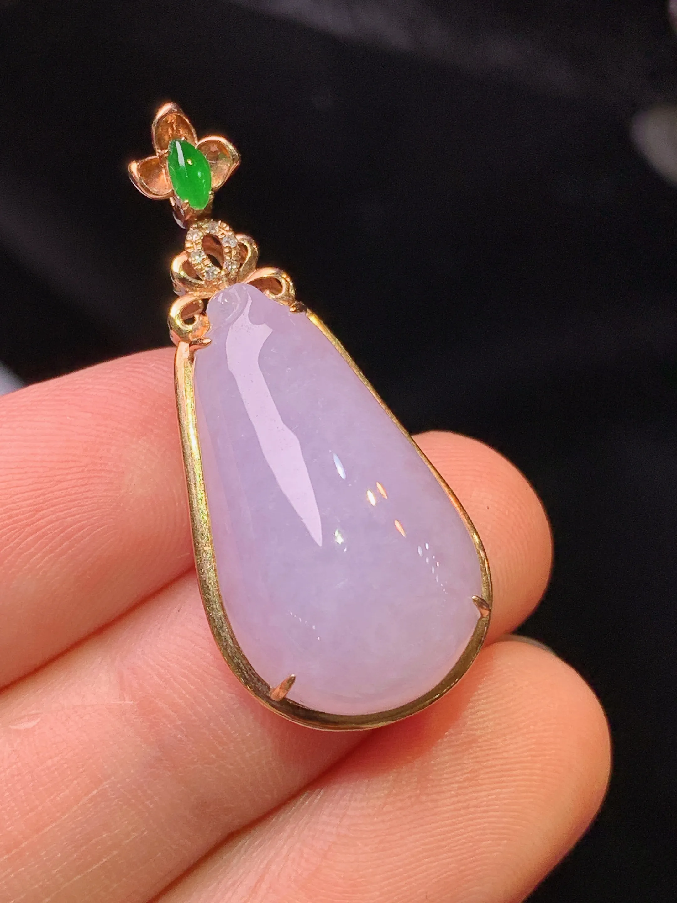 18k金钻镶嵌紫罗兰福瓜吊坠 玉质细腻 色泽清新艳丽 整体尺寸33.5*14.6*8.5