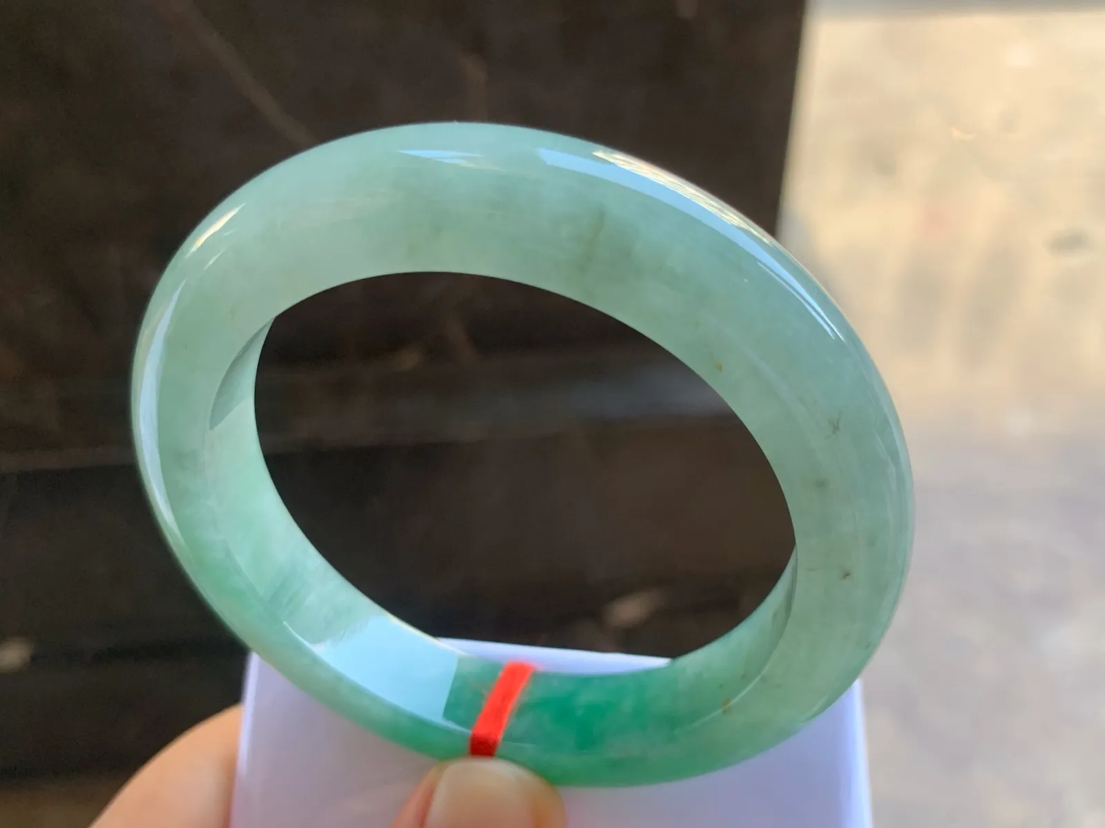 58-12-10mm
带色手镯 底子细腻 颜色漂亮
气质