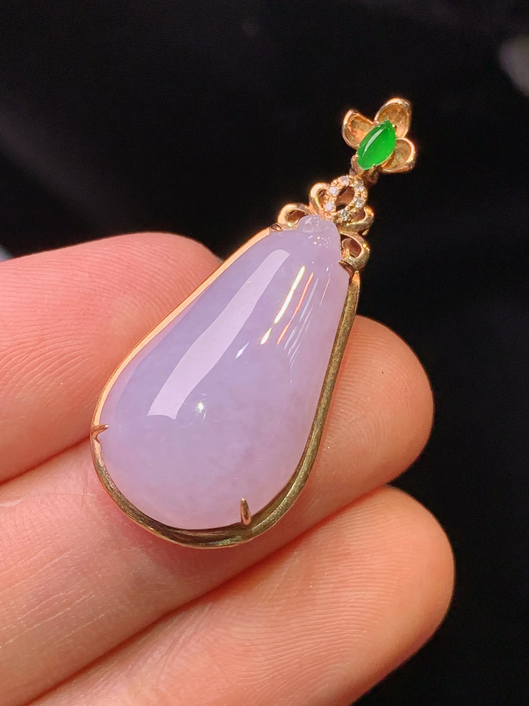 18k金钻镶嵌紫罗兰福瓜吊坠 玉质细腻 色泽清新艳丽 整体尺寸33.5*14.6*8.5