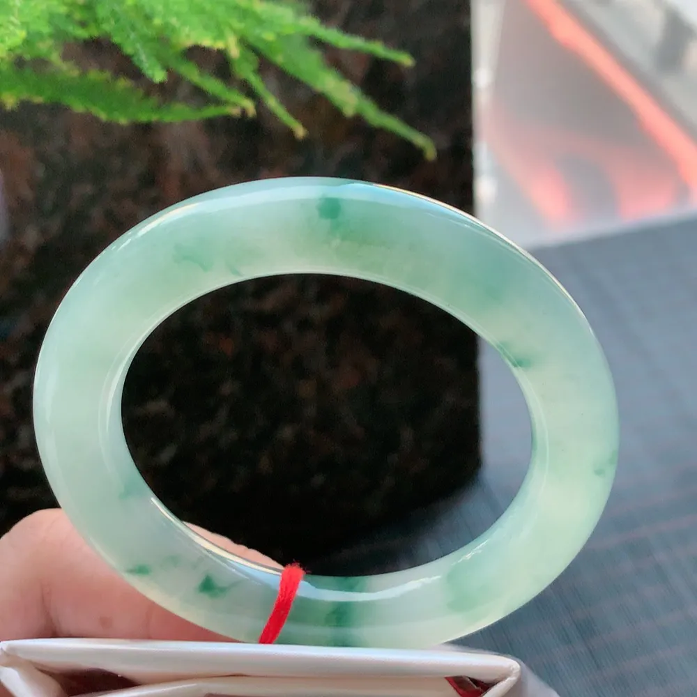 圆条高冰飘花 无瑕 尺寸:56.1/11.7/11.3 花美 种水好