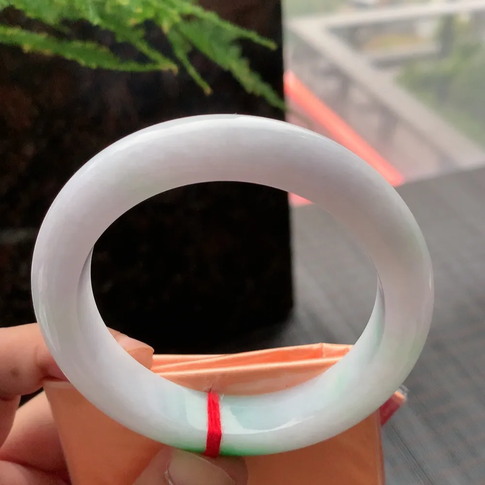 正圈冰糯阳绿 无瑕 尺寸:58.4/12.6/10色好