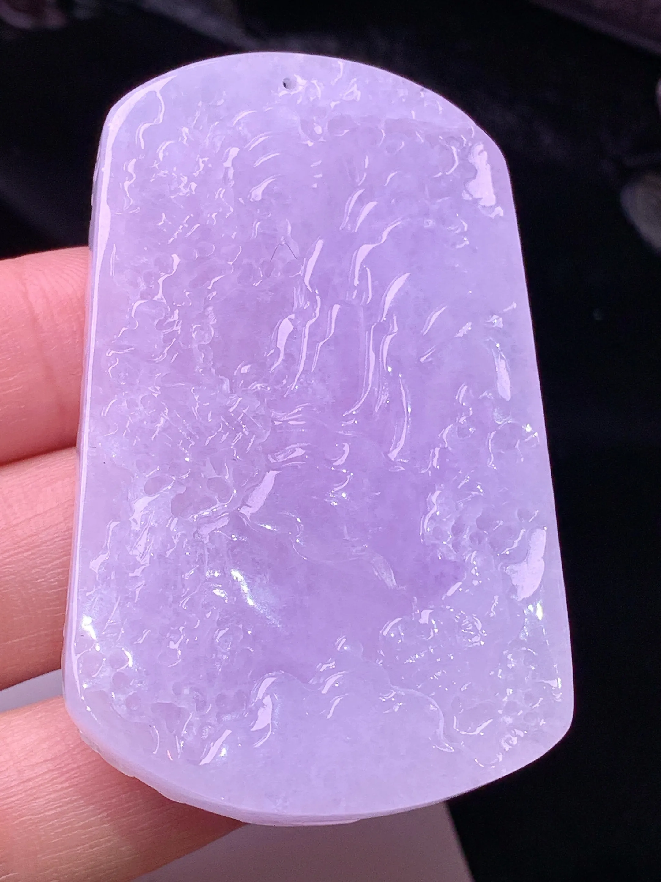 紫罗兰山水牌子吊坠 玉质细腻 色泽清新  整体尺寸56.3*35.2*7.8