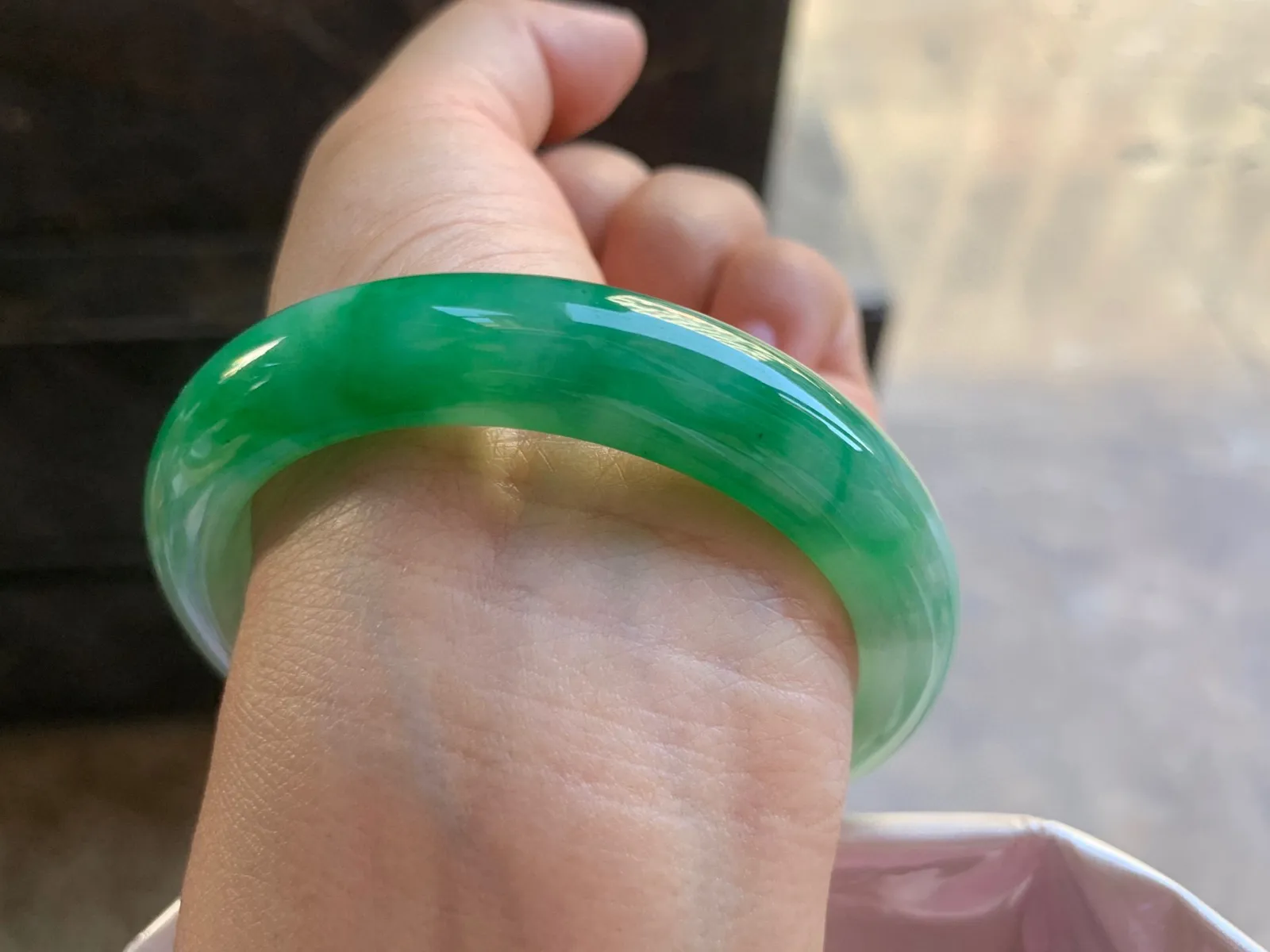 56-11.7-8.6mm
带色手镯 底子细腻 有种有色 上手漂亮