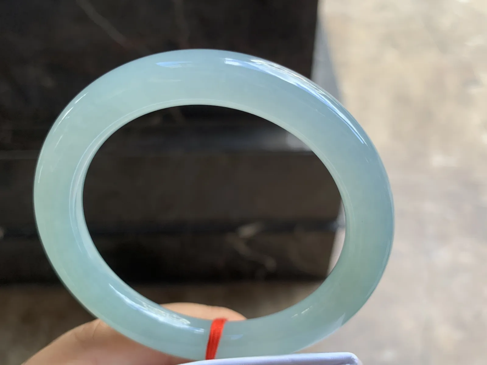 57-10-9.6mm
冰种晴水圆条手镯 水润光泽 清爽