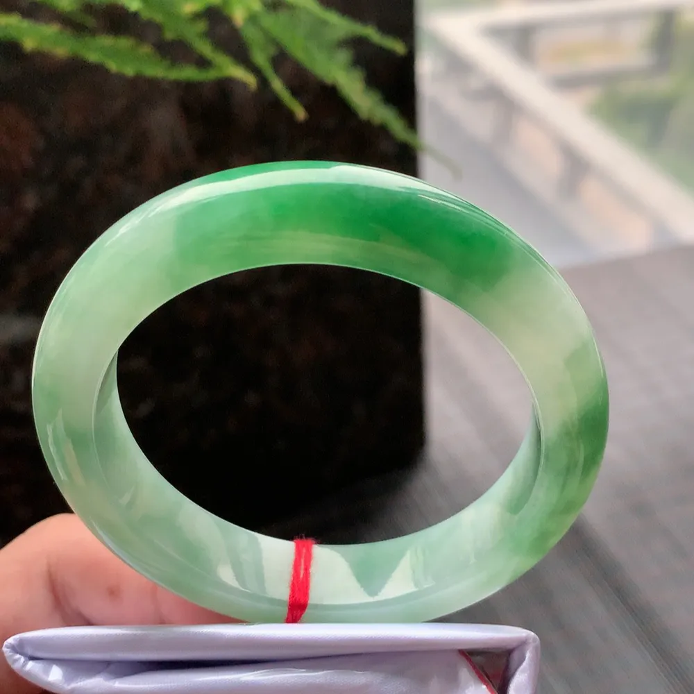 正圈冰翠绿 无瑕 尺寸:56.4/12.7/9.2 色好🥰🥰