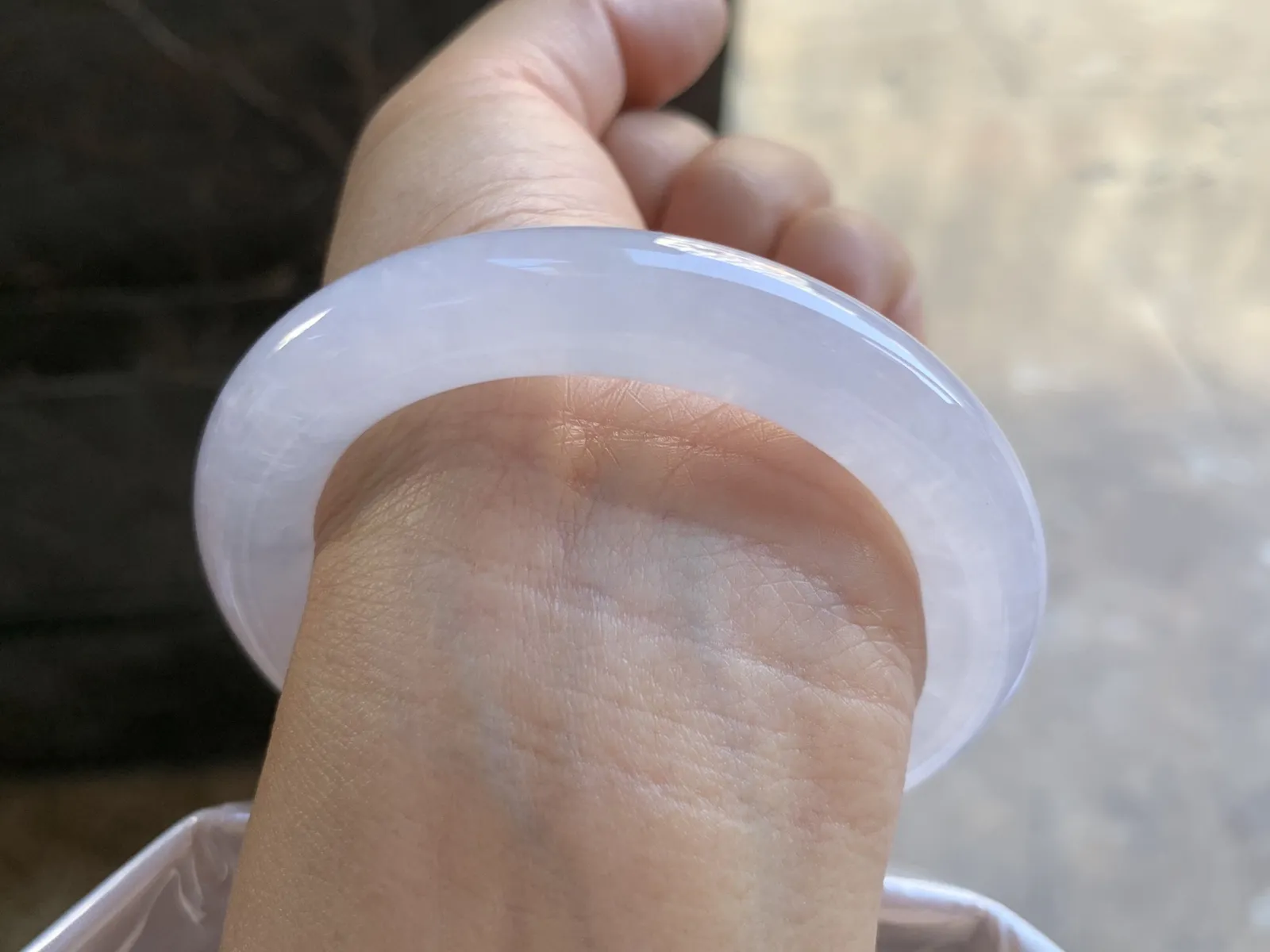 54.5-10.8mm
粉春圆条手镯 冰透莹润 粉粉嫩嫩很漂亮