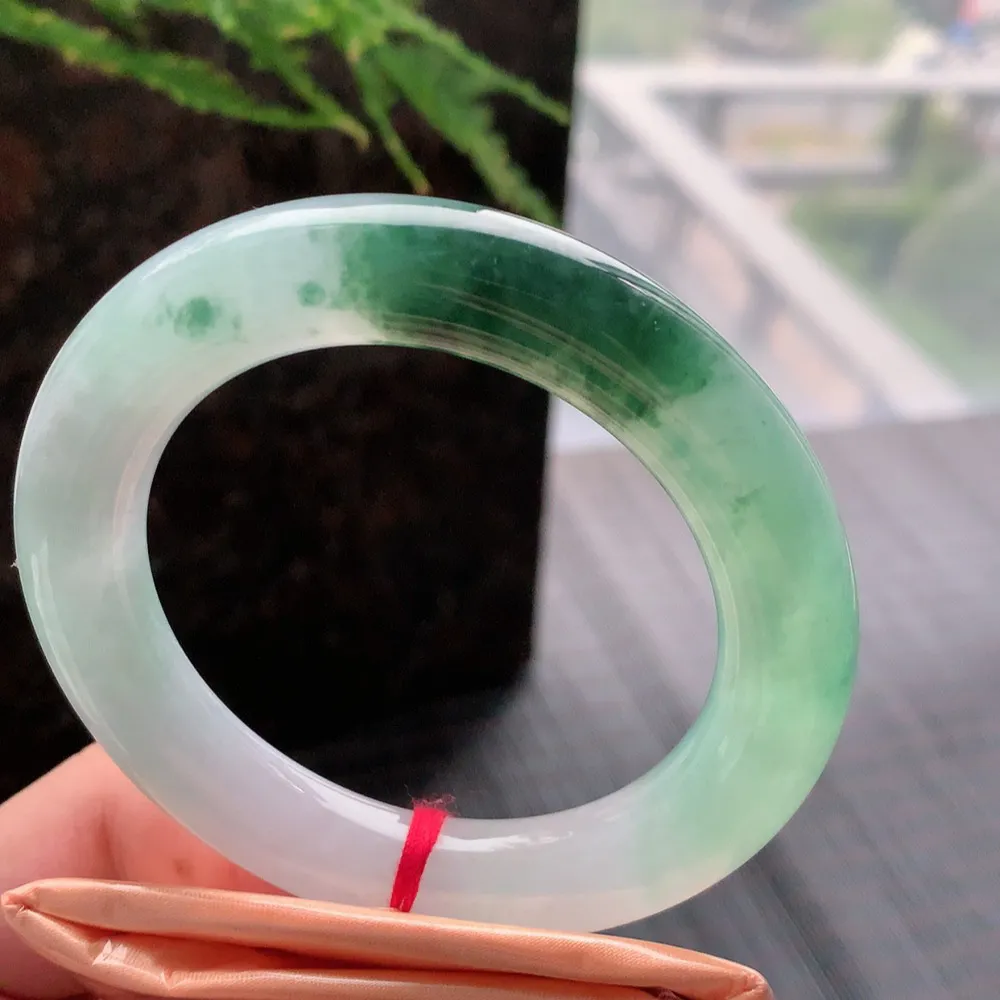 圆条高冰飘花 无瑕 尺寸:55.1/11.2 花美 种水好