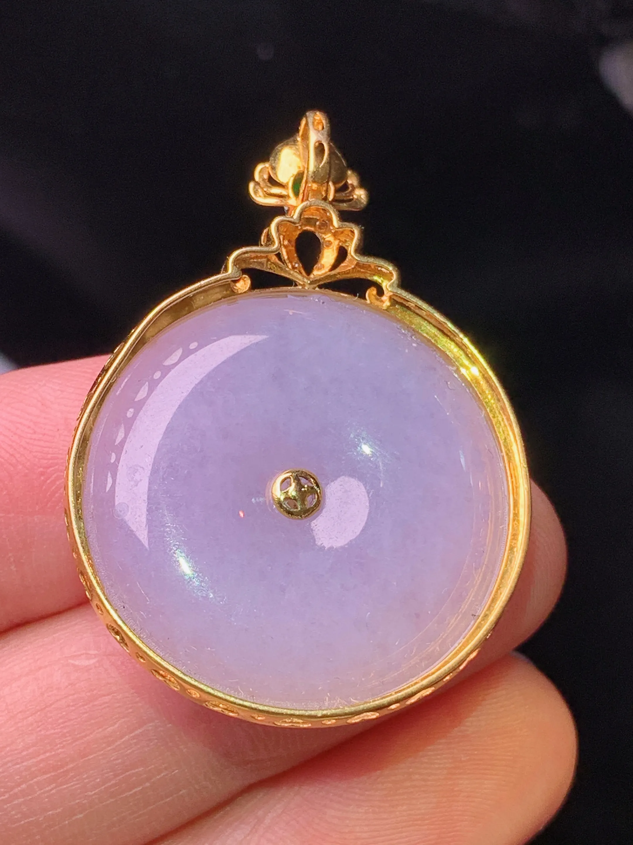 18k金钻镶嵌紫罗兰平安扣吊坠 玉质细腻 色泽清新艳丽 整体尺寸36.6*26.2*6.6