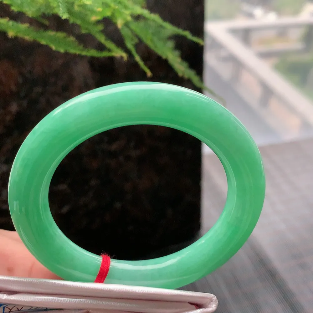 圆条满绿 无瑕 尺寸:55.1/11.2 满色