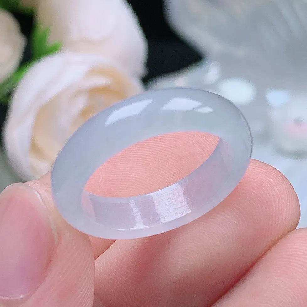 缅甸翡翠老坑冰种翡翠水润起胶白月光戒指玉指环  水润通透 尺寸：18-5.3-2.9mm 17号圈口4S