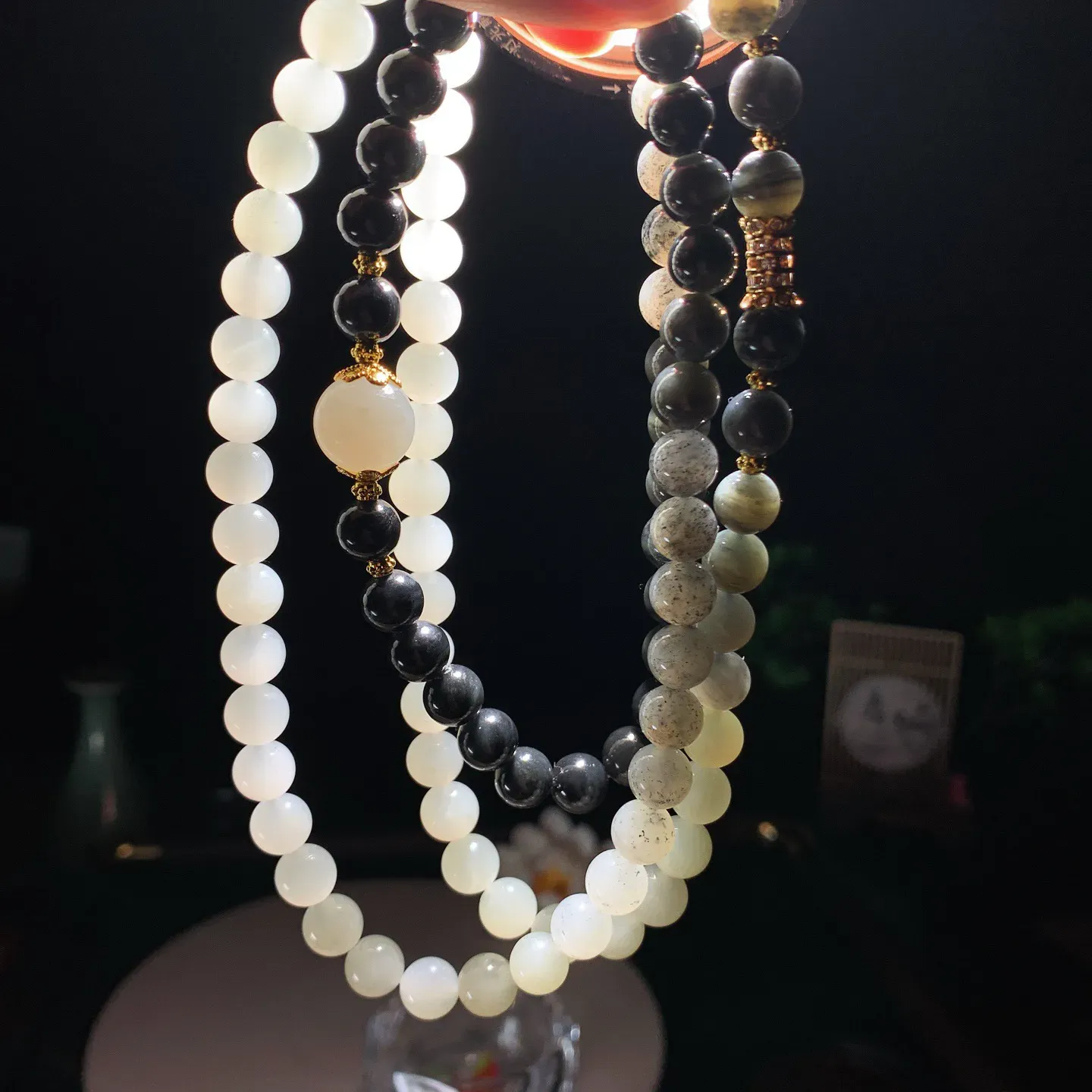 新疆和田玉籽料青花108佛珠项链。单颗尺寸8！玉质细腻油润。手推出油。佩戴高端典雅。lt251203