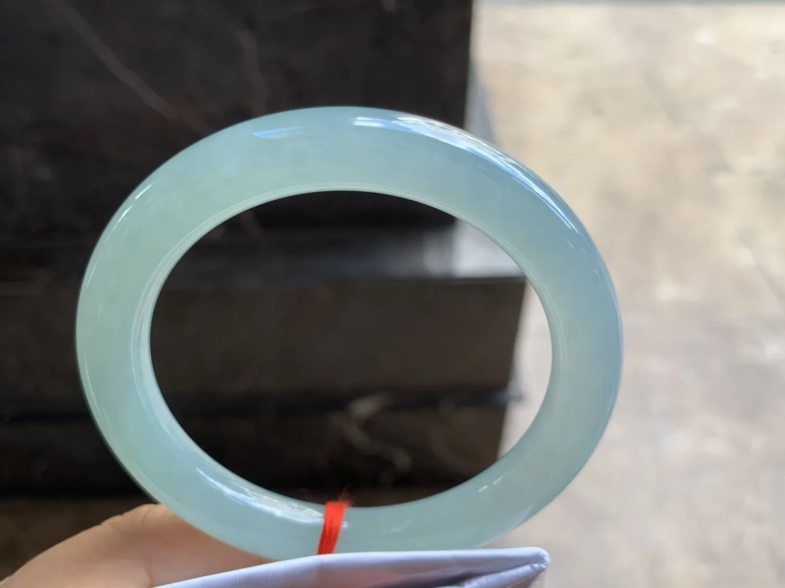 57-10-9.6mm
冰种晴水圆条手镯 水润光泽 清爽