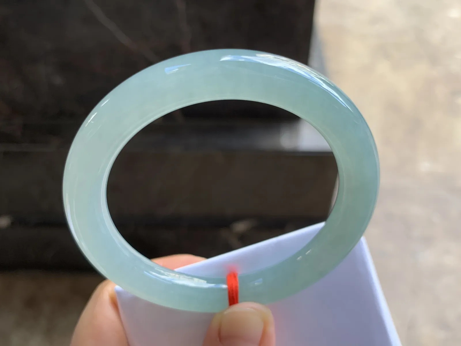 57-10-9.6mm
冰种晴水圆条手镯 水润光泽 清爽