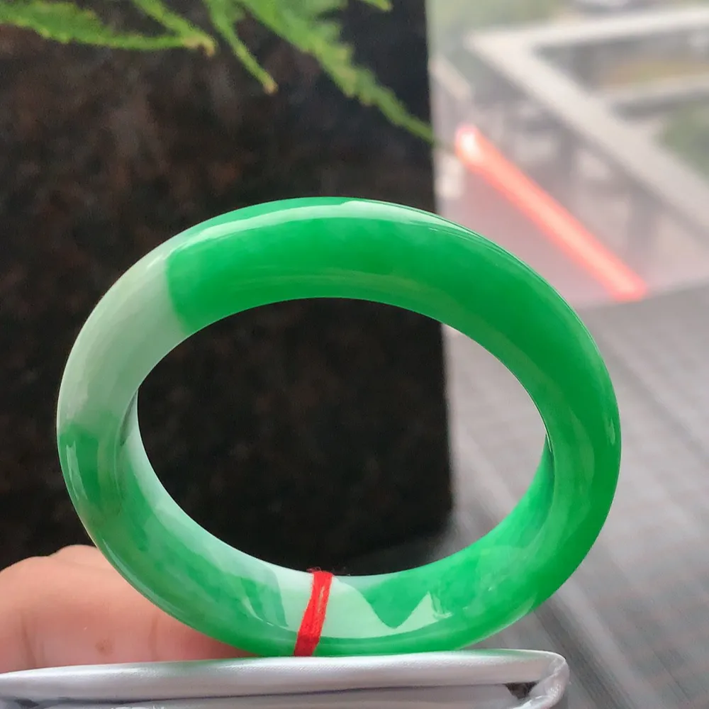 正圈一大圈阳绿 微纹 尺寸:50.4/11.8/8.3 色好