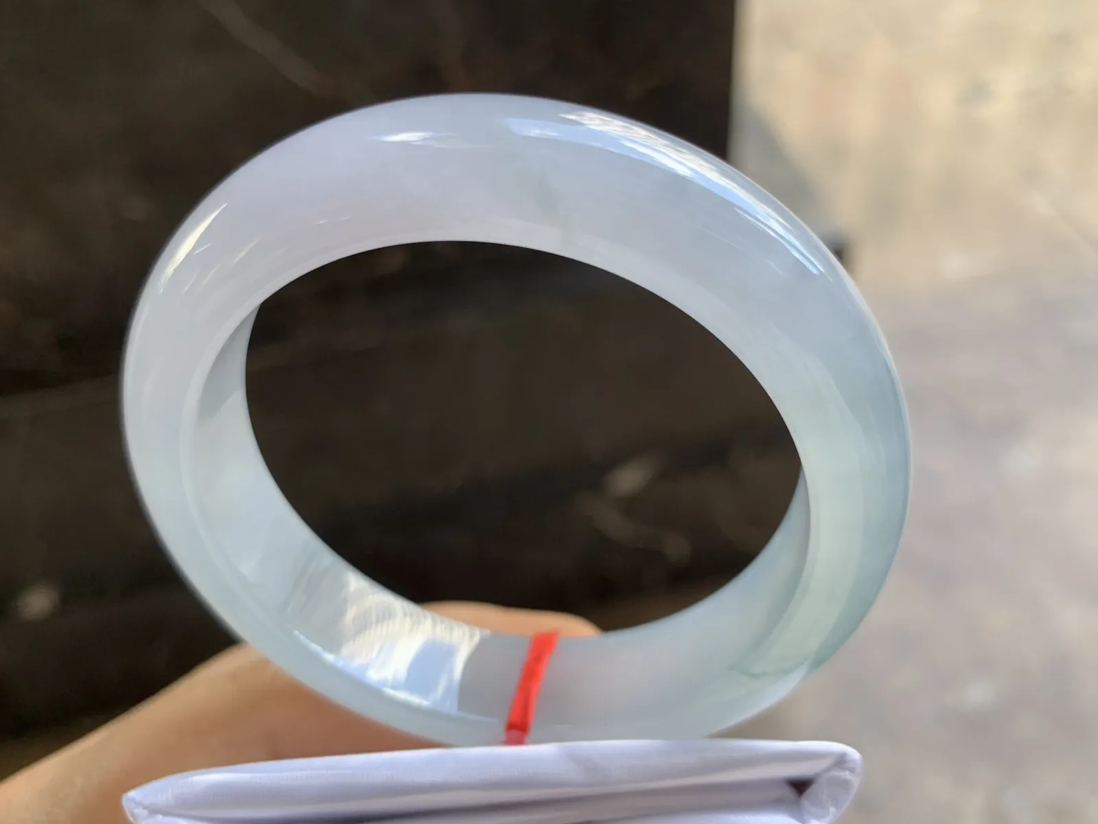 55-13.5-9mm
冰种飘花手镯 水润光泽 清爽 条形优秀