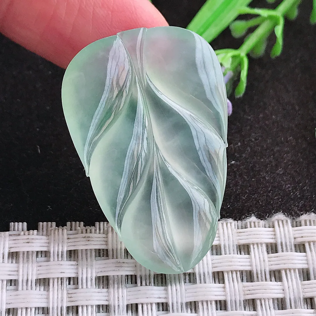 天然A货翡翠34.8/23/4.8老坑冰种果冻胶冰晴叶子吊坠翡翠玉挂件