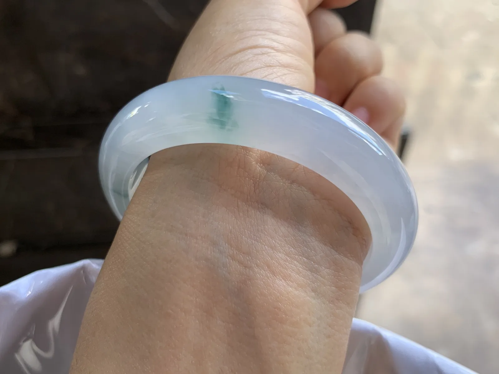 55-13.4-9mm
冰种飘花手镯 冰透莹润 花色灵动