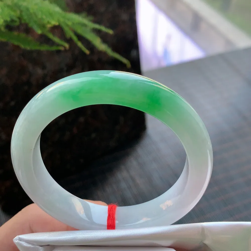 正圈冰糯春彩 无瑕 尺寸:57.5/12/9.4 色好