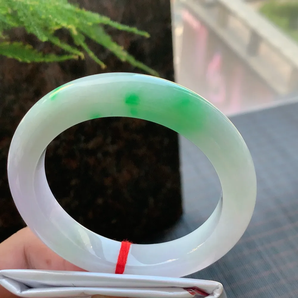 正圈冰糯春彩 无瑕 尺寸:59.2/12.4/10.4 色好 大圈口