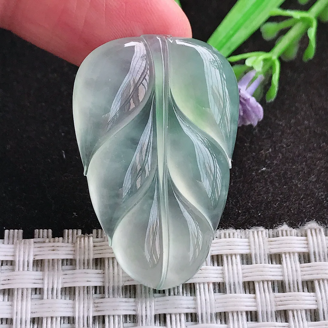 天然A货翡翠34.8/23/4.8老坑冰种果冻胶冰晴叶子吊坠翡翠玉挂件