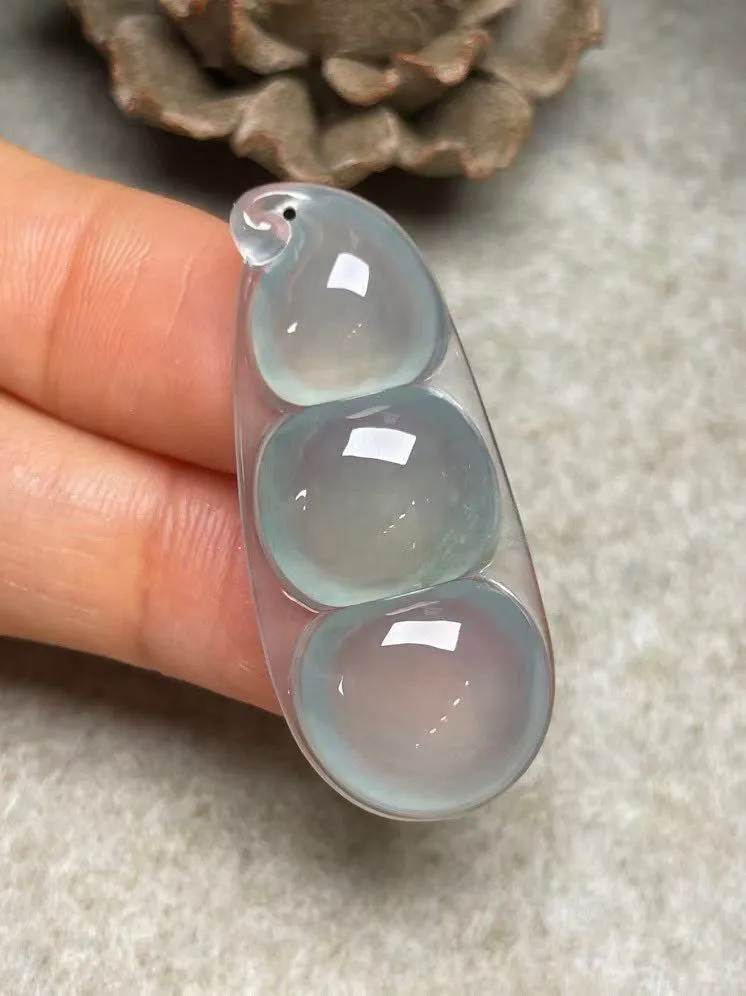 冰种【福豆】吊坠，种水好，玉质细腻 ，卖相好