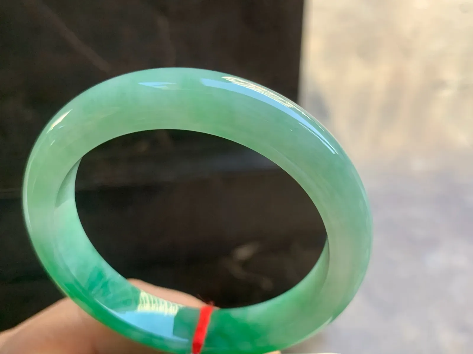 56-11.7-8.6mm
带色手镯 底子细腻 有种有色 上手漂亮