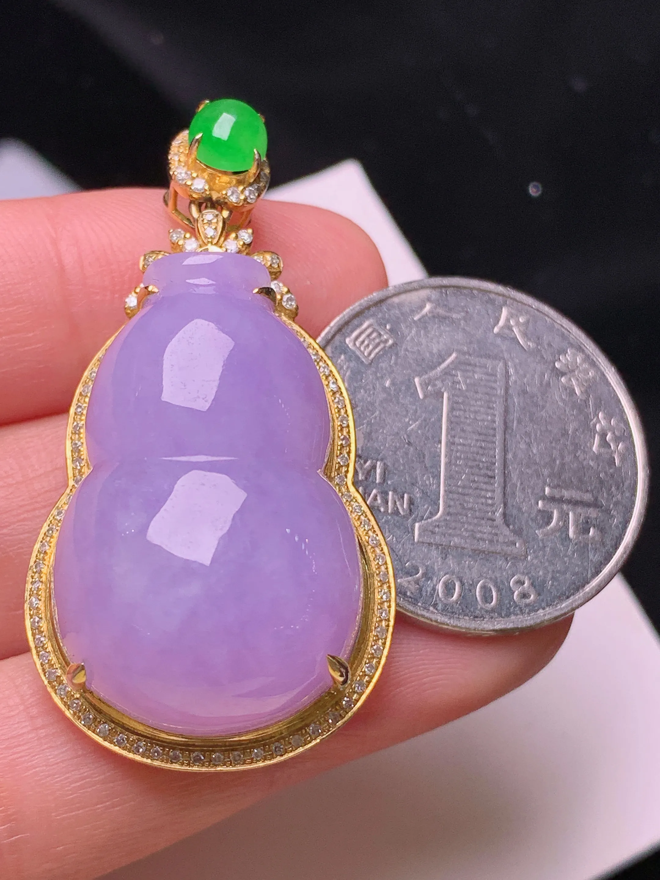 18k金钻镶嵌紫罗兰葫芦吊坠 玉质细腻 色泽清新艳丽 整体尺寸42.5*22.5*14