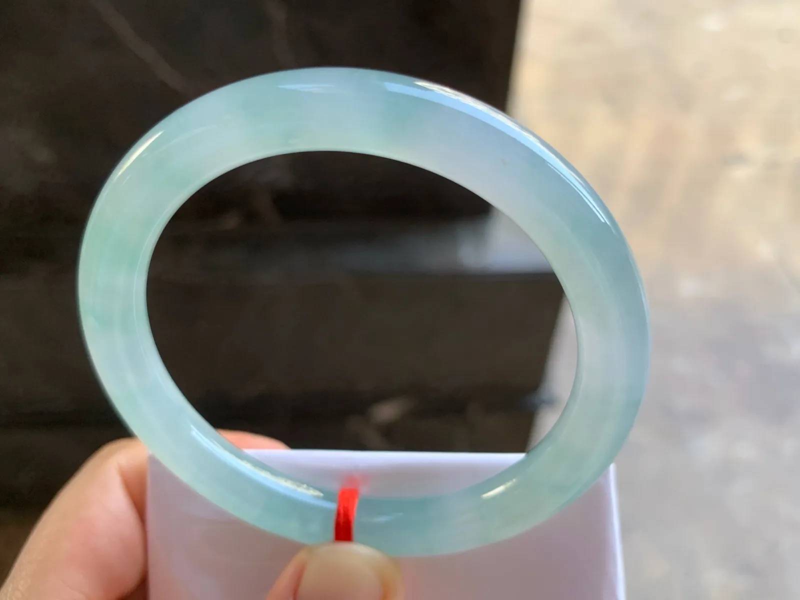 56-8.4mm
冰种飘花圆条手镯 水润光泽 清爽