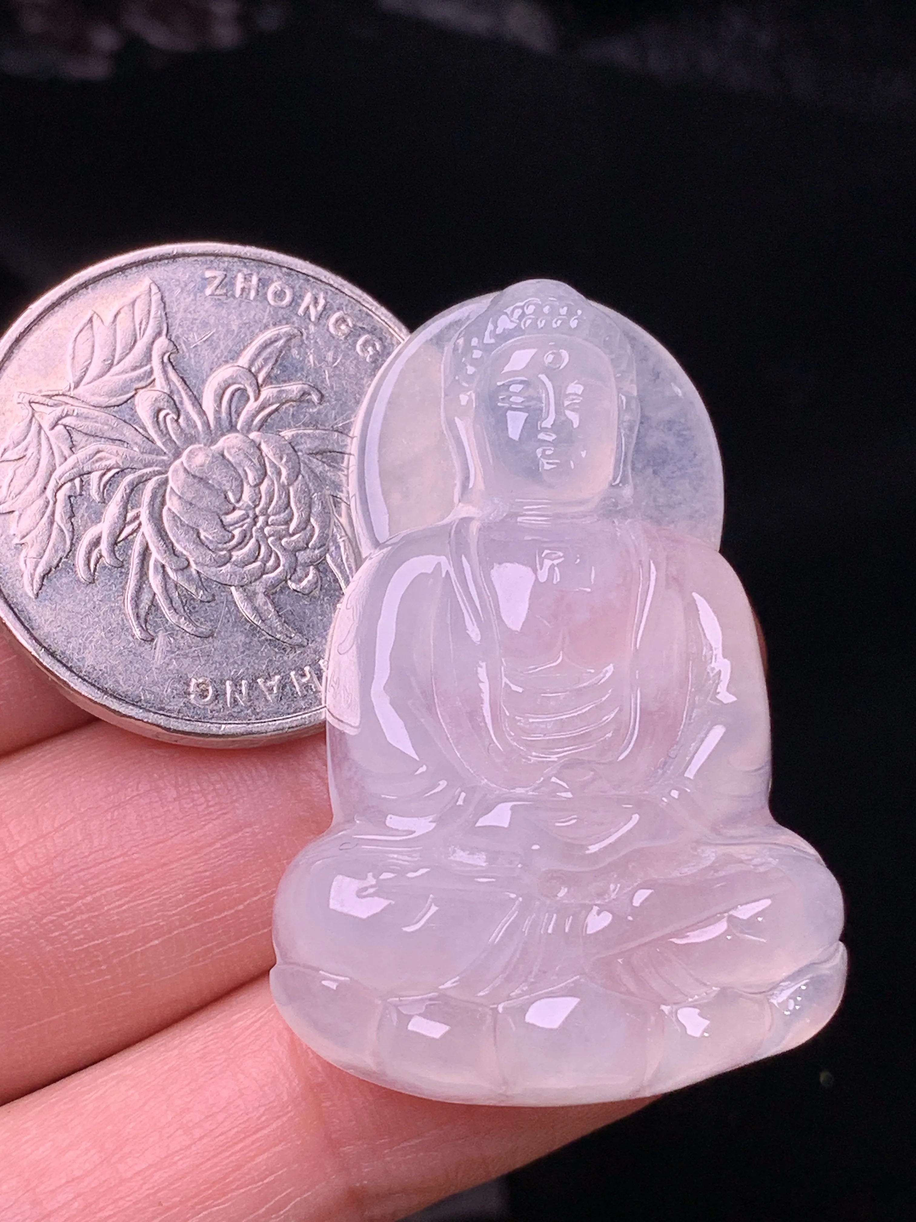 冰种观音吊坠 玉质细腻 色泽清新艳丽 整体尺寸39.2*26.3*6