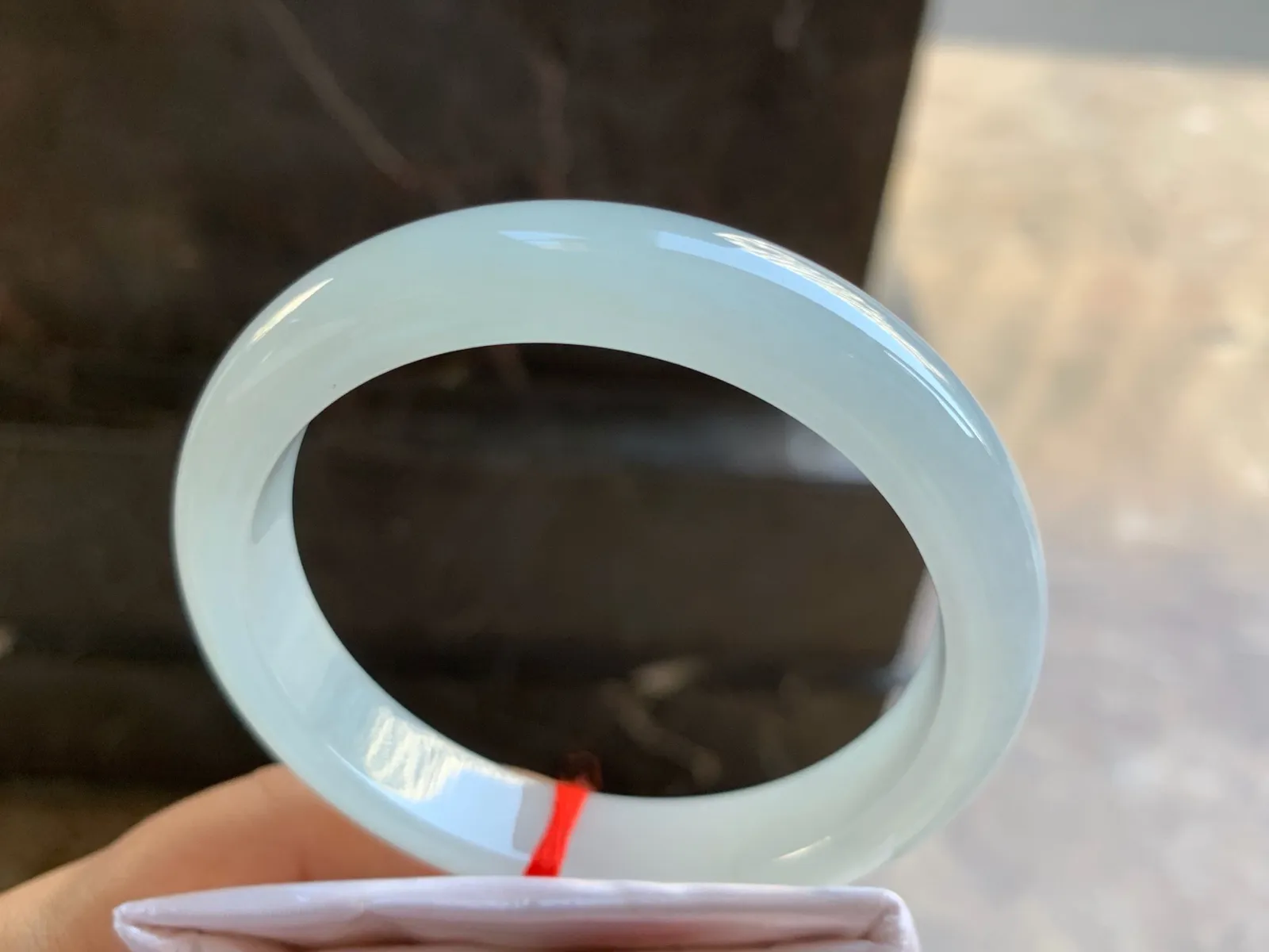 57-11.4-8mm
细糯冰手镯 底子细腻干净 纯净无暇