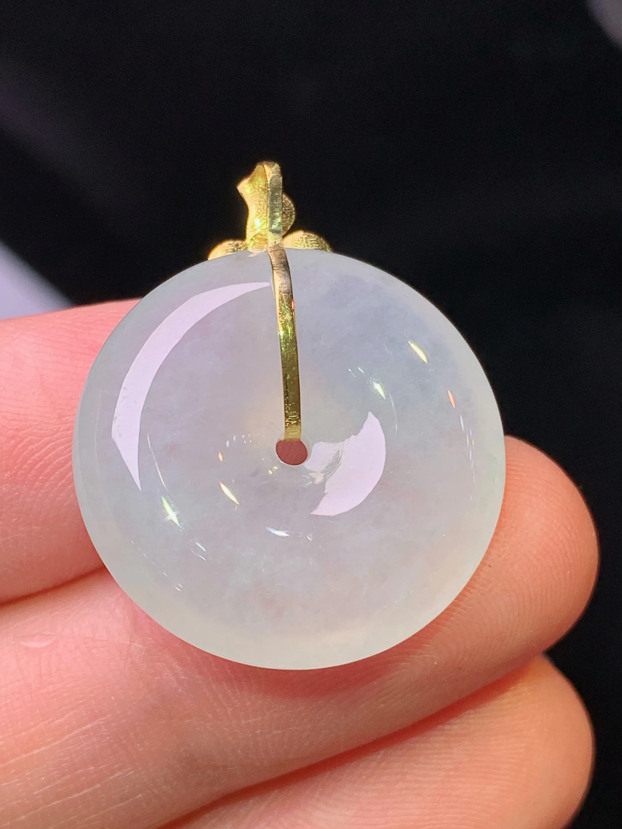 18k金镶嵌冰种平安扣吊坠 玉质细腻 色泽清新艳丽 整体尺寸26.2*21.8*5.6