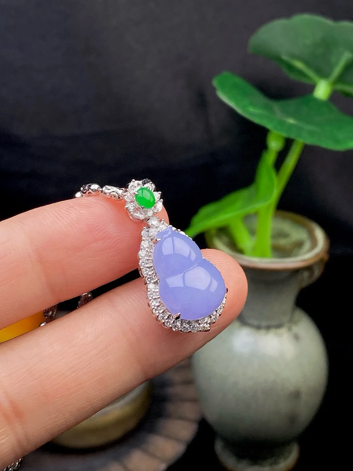 【冰种紫葫芦吊坠】质地细腻，冰透纯净，唯美漂亮，珍藏品质，18K金钻镶嵌，裸石尺寸14.4*10.4