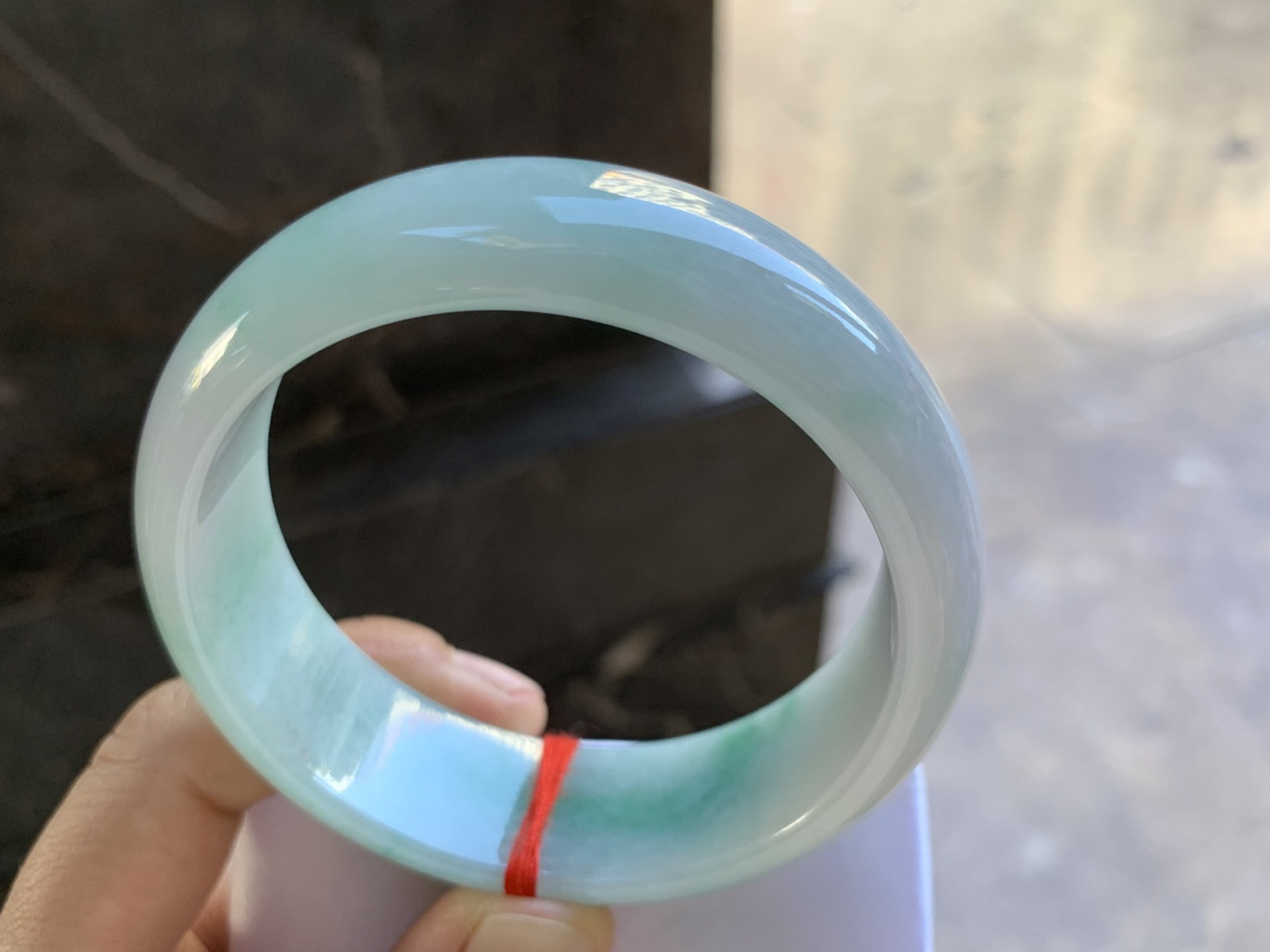 57.5-18.7-7.5mm
宽版飘花手镯 底子细腻 宽版大气