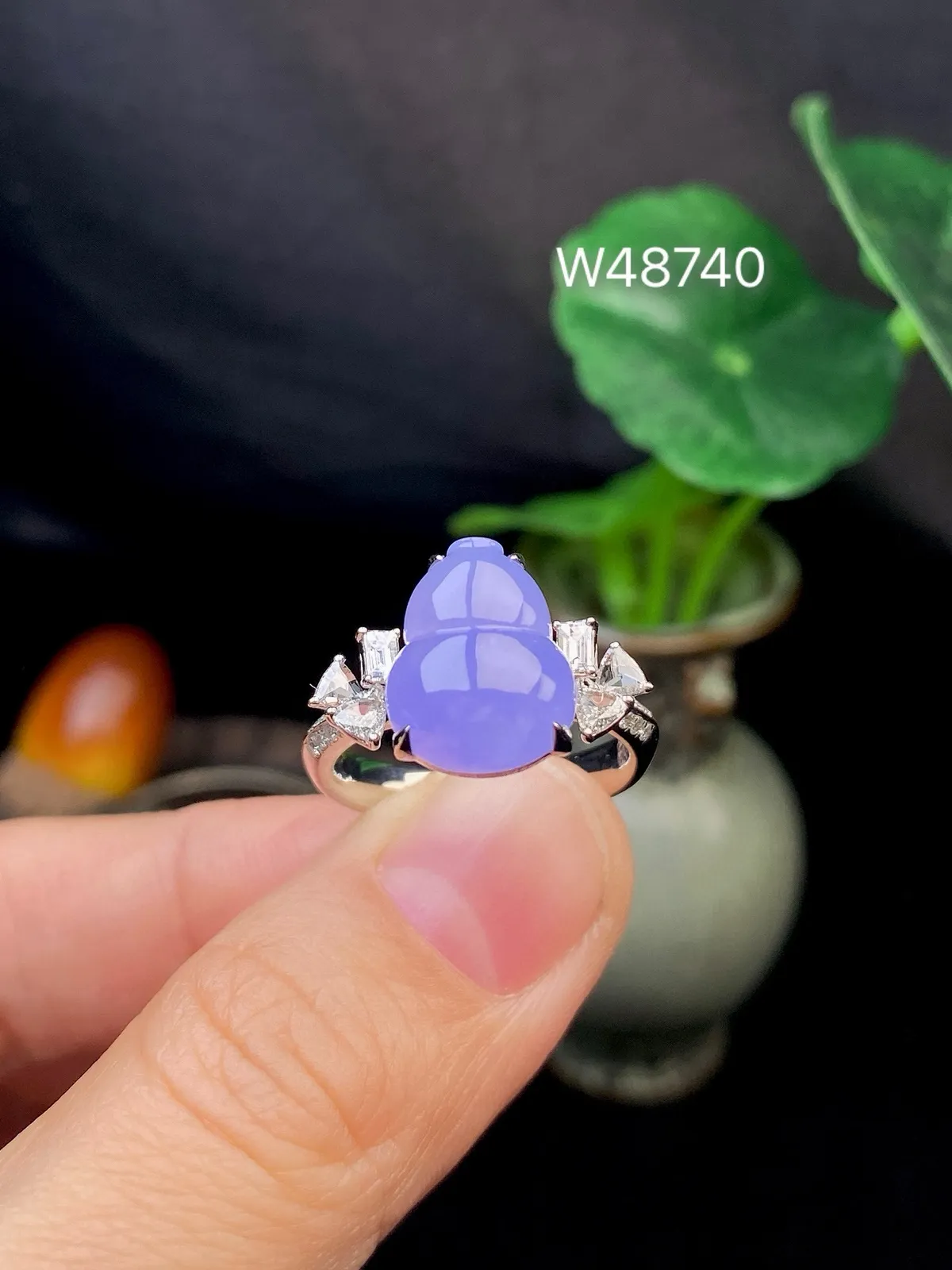 【冰种紫葫芦戒指】质地细腻，冰透纯净，唯美漂亮，珍藏品质，18K金钻镶嵌，裸石尺寸12.2*9.8*