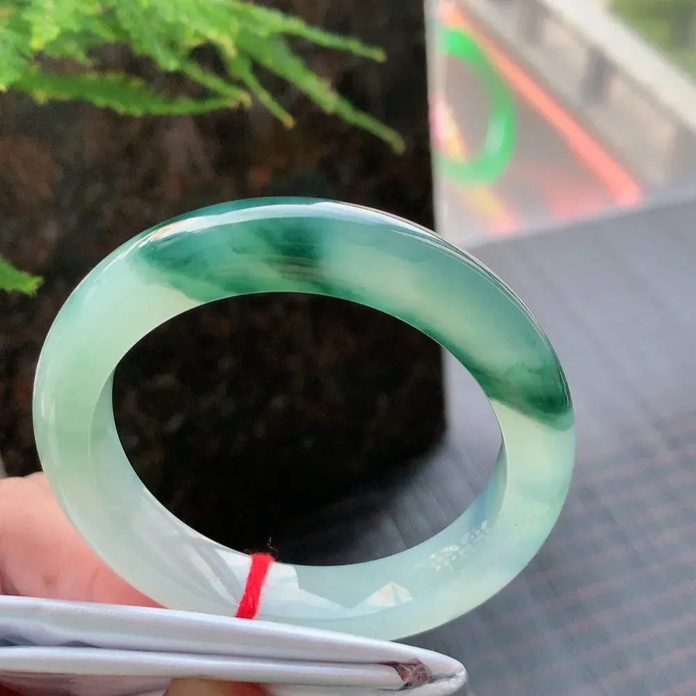 正圈高冰飘花 无瑕 尺寸:52.7/11.1/9.2 花美 种水好🥰🥰