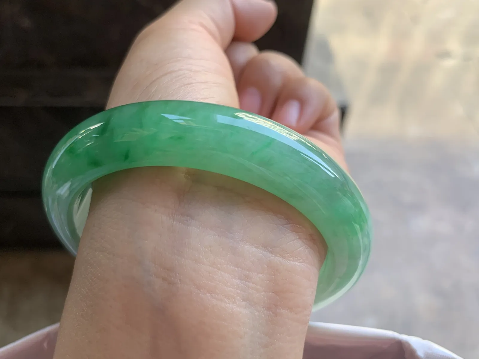 59-13.2-9mm
带色手镯 底子细腻 颜色漂亮 大圈口