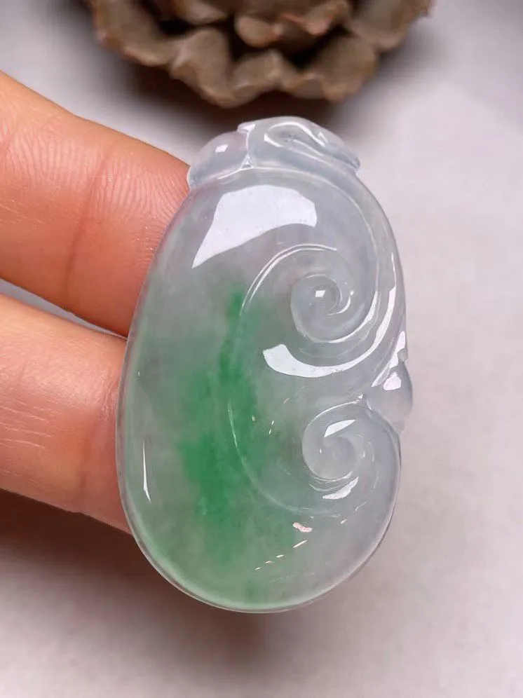 冰种飘绿【如意】吊坠，种水好，玉质细腻 ，卖相好