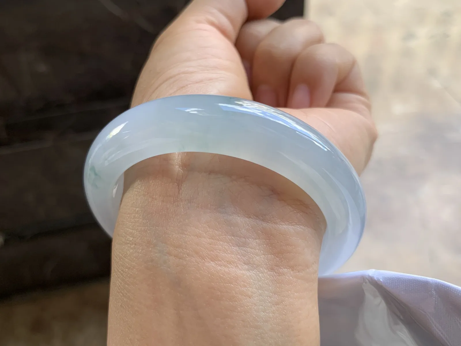 54-12.7-9mm
冰种飘花手镯 水润光泽 清爽