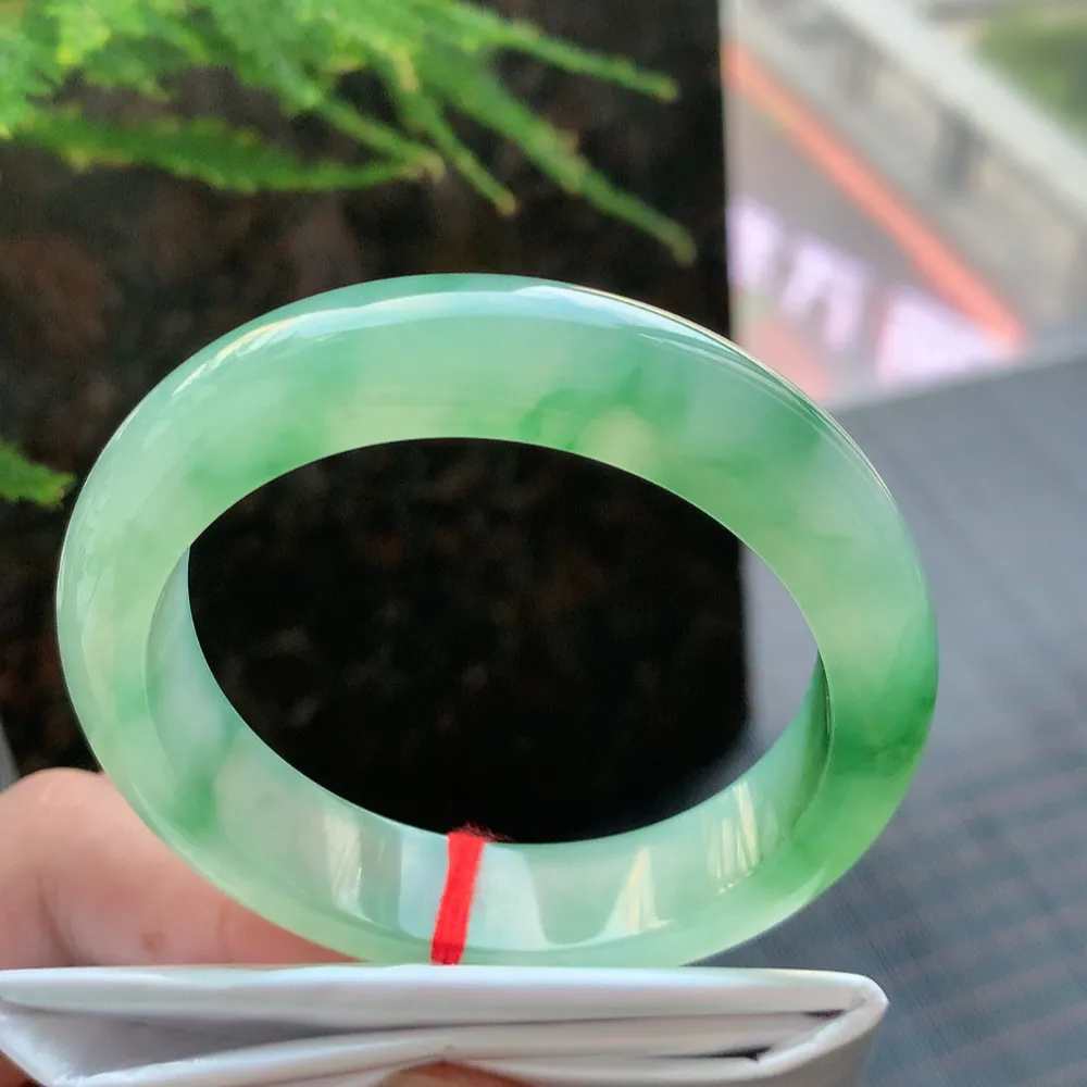 正圈高冰绿 无瑕 尺寸:51.1/12.4/8.1 种色俱佳