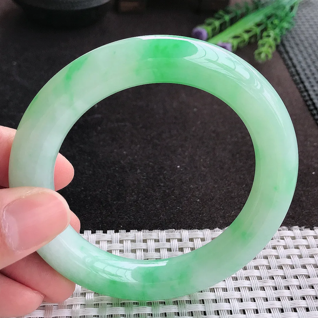 天然A货翡翠58.3/11.9/12.1老坑冰润起胶飘阳绿胖圆条手镯玉手镯