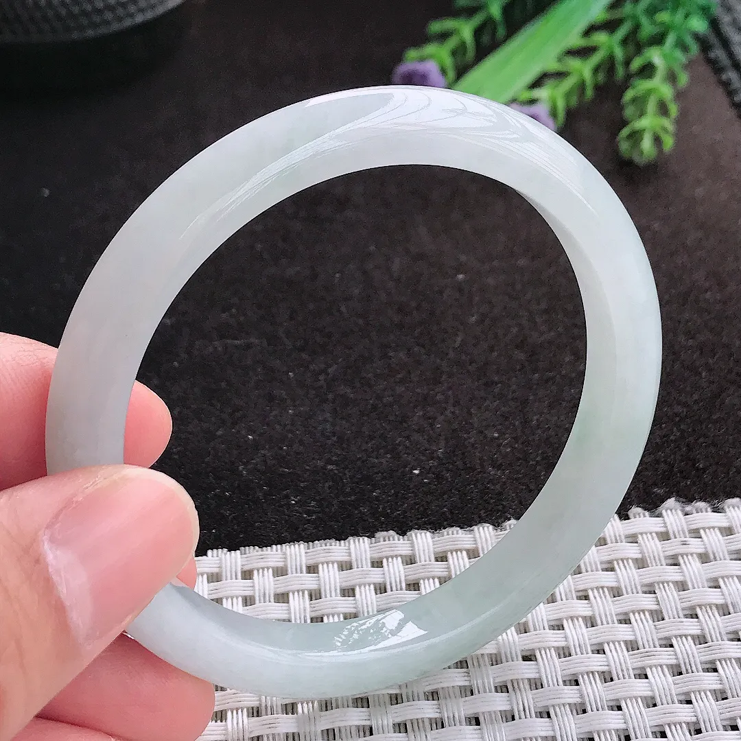 天然A货翡翠56.5/8.8/7.3老坑冰润起胶飘花手镯宽边玉镯