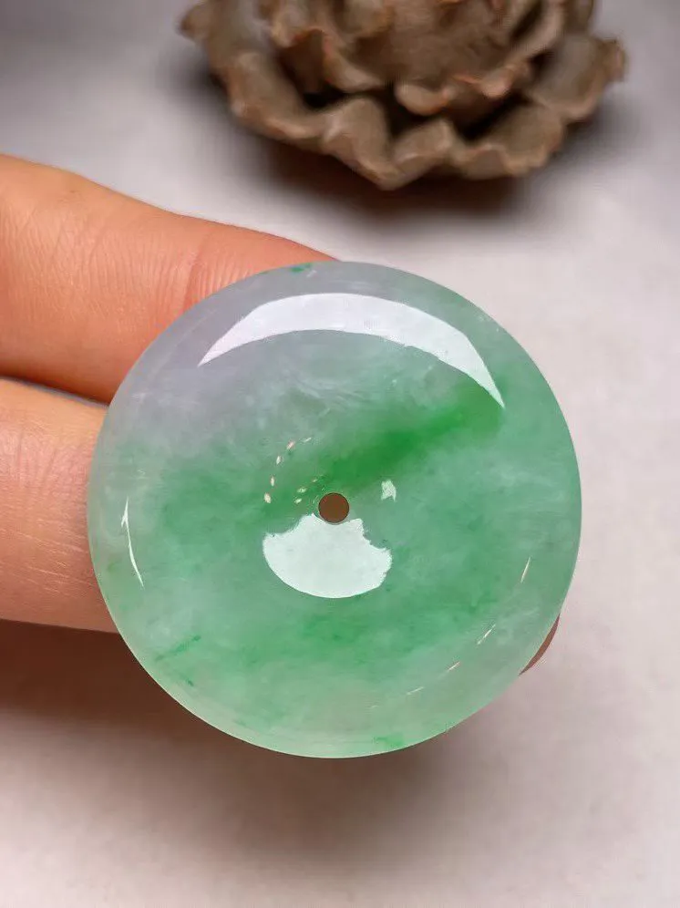 冰糯种飘绿【平安扣】吊坠，种水好，玉质细腻 ，卖相好