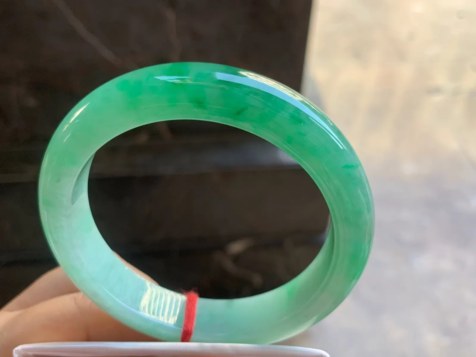 59-13.2-9mm
带色手镯 底子细腻 颜色漂亮 大圈口