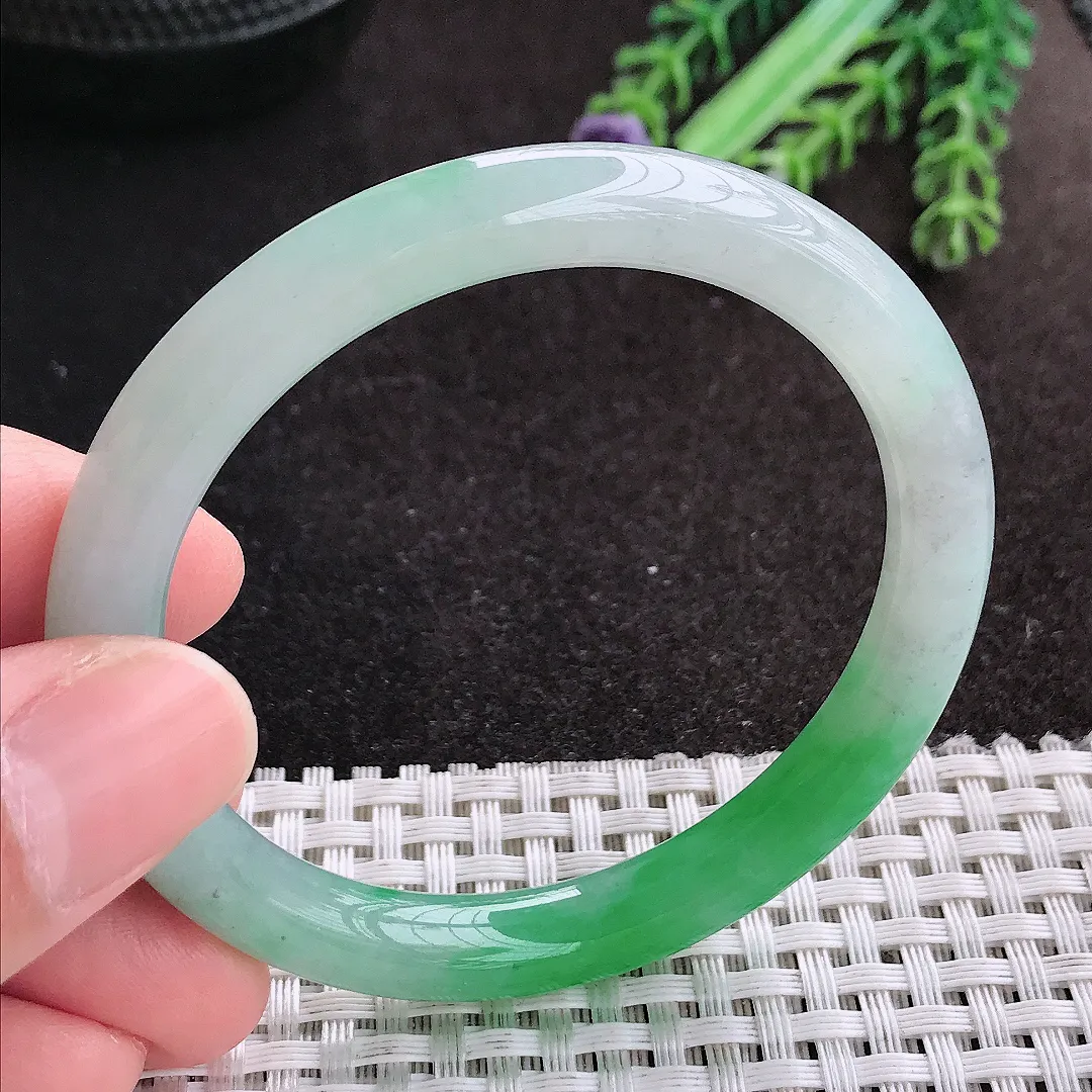 天然A货翡翠52.5/8.2/7.8老坑冰润飘阳绿圆条手镯玉手镯