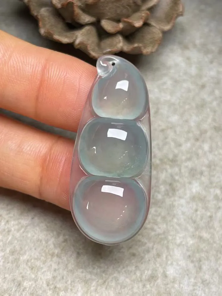 冰种【福豆】吊坠，种水好，玉质细腻 ，卖相好