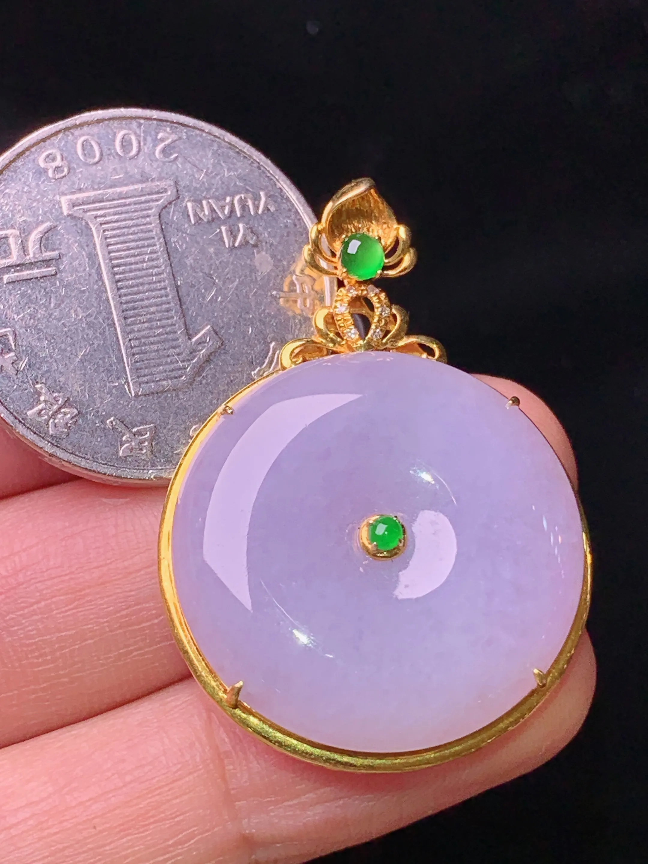 18k金钻镶嵌紫罗兰平安扣吊坠 玉质细腻 色泽清新艳丽 整体尺寸36.6*26.2*6.6