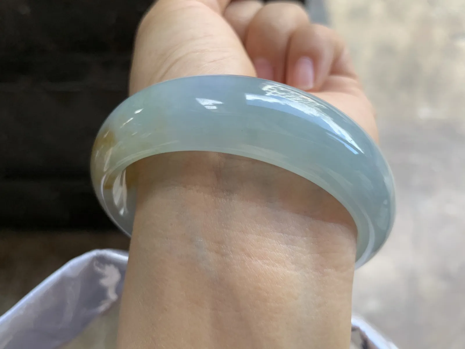 57.5-18-8mm
冰种黄翡宽版手镯 种好水润 特色镯