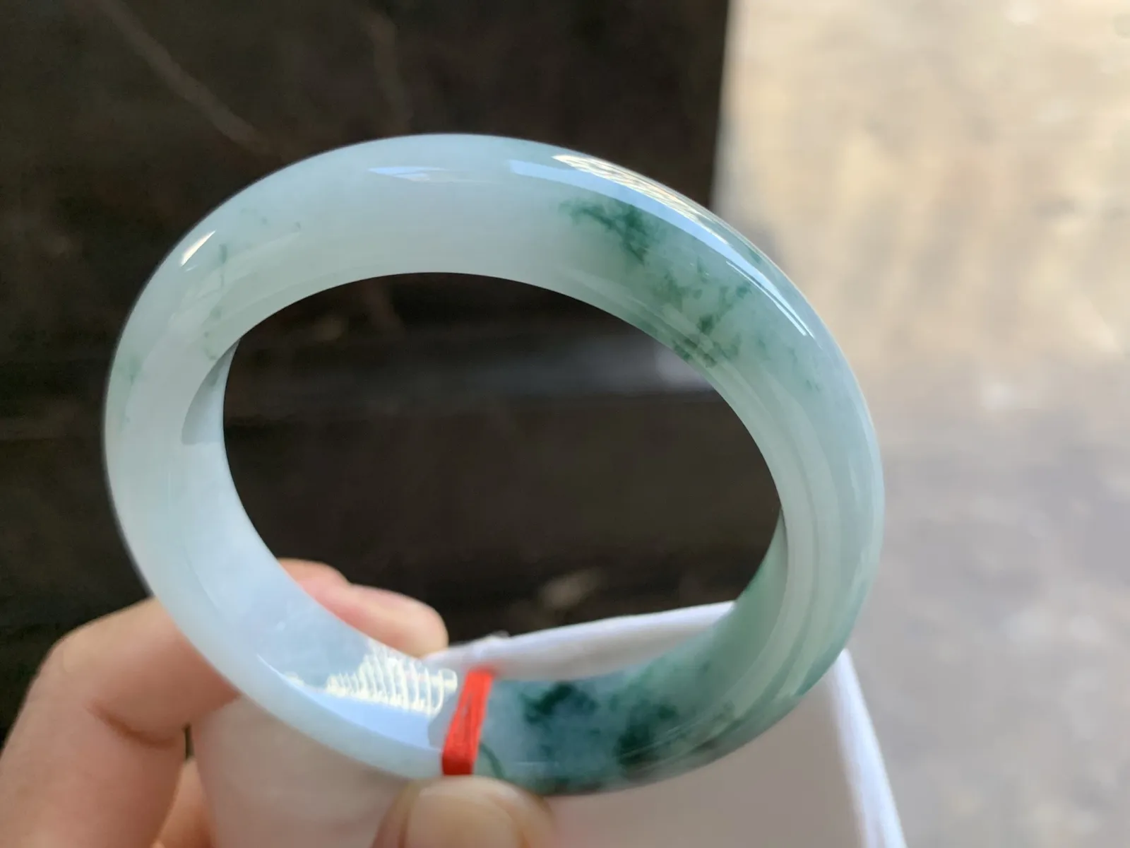 54-12.2-8.4mm
糯冰飘花手镯 底子细腻 画色浓郁