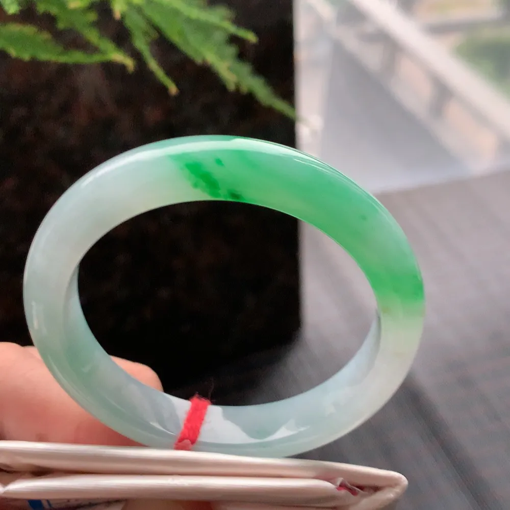 正圈冰阳绿 无瑕 尺寸:51.4/10.7/7.4 色好